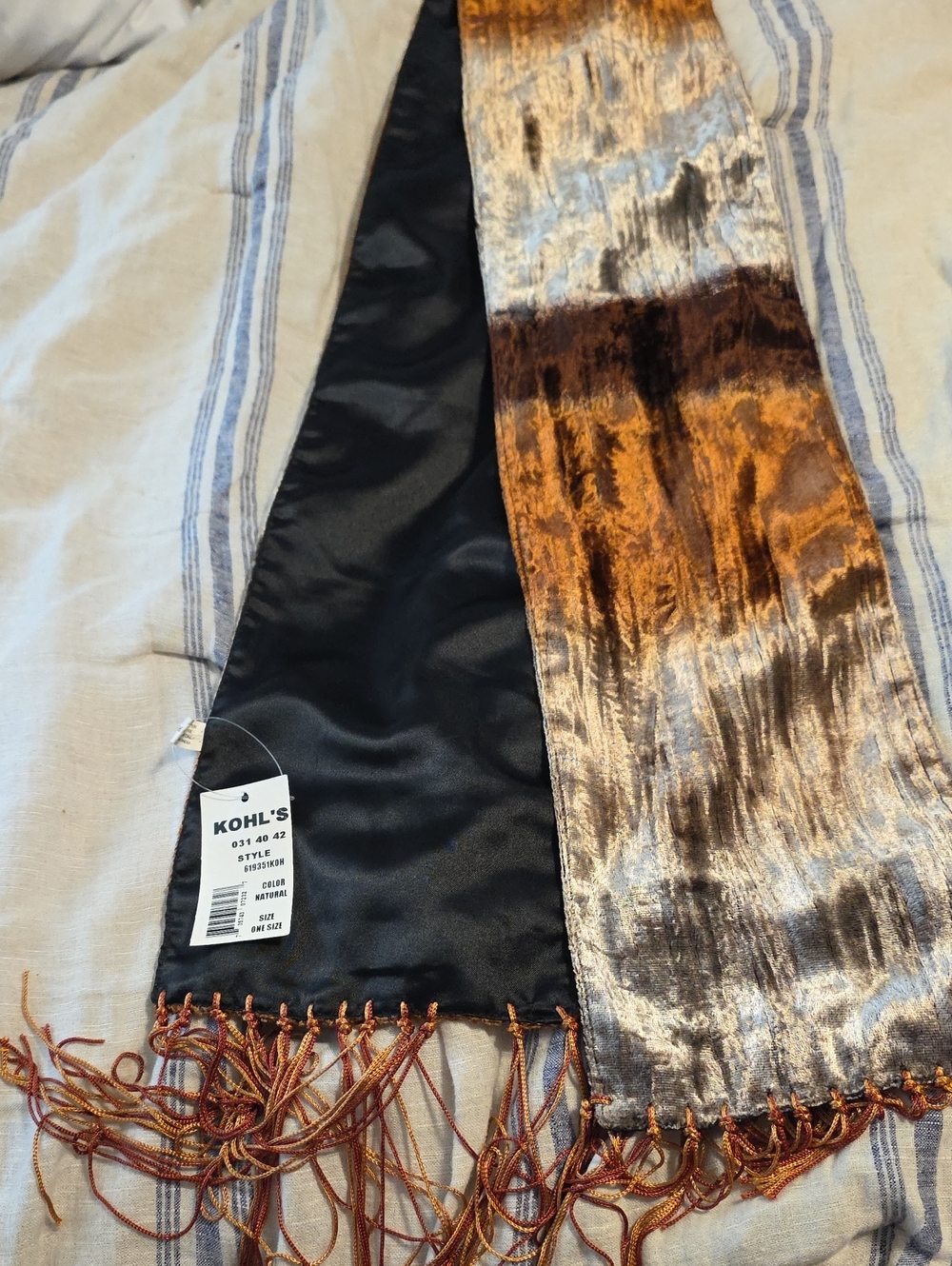 NWT Kohl's Velvet Metallic Ombre Scarf in Black, Brown, Gold